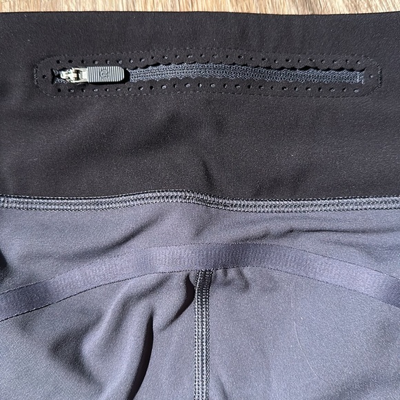 Lululemon Smooth Stride Tight Leggings - Picture 16 of 16